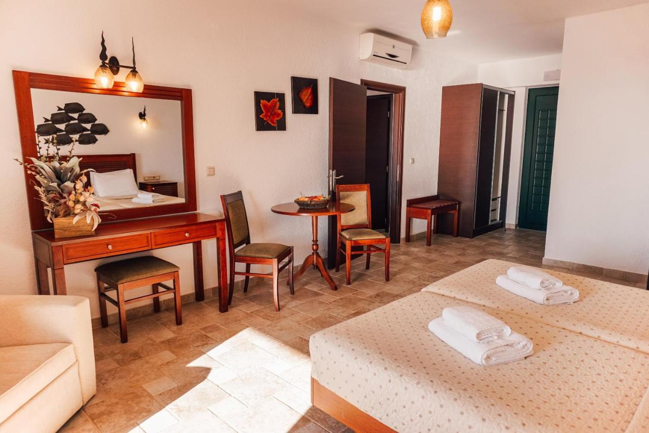 Natura Club Hotel & Spa - Adults Only Vlassada エクステリア 写真