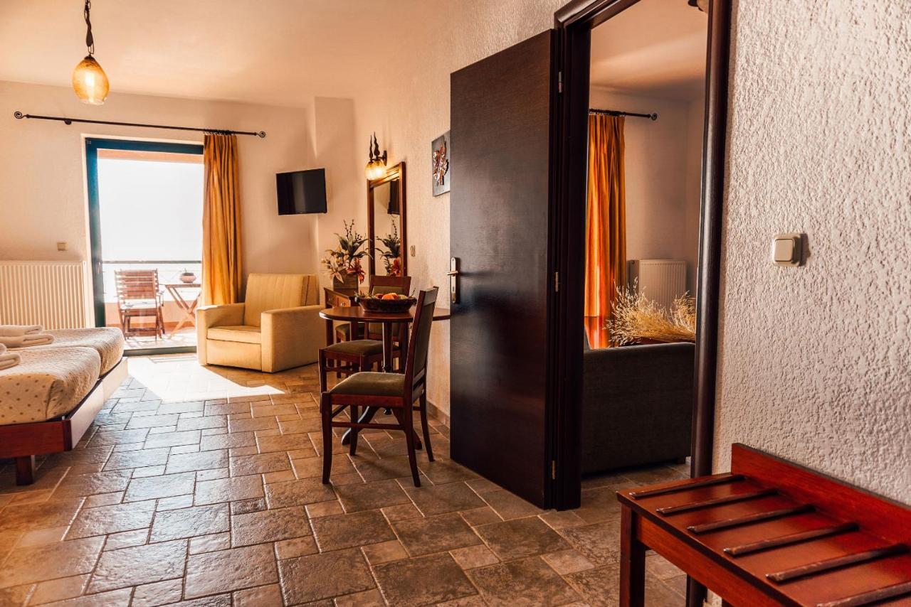 Natura Club Hotel & Spa - Adults Only Vlassada エクステリア 写真